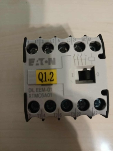 Zdjęcie oferty: Miniaturowy stycznik Eaton DIL EEM-01 (XTMC6A01)