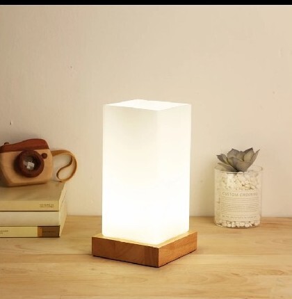 Zdjęcie oferty: Lampa stołowa, nocna, drewno, szkło