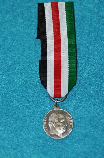 Zdjęcie oferty: medal Mussolini ze wstążką