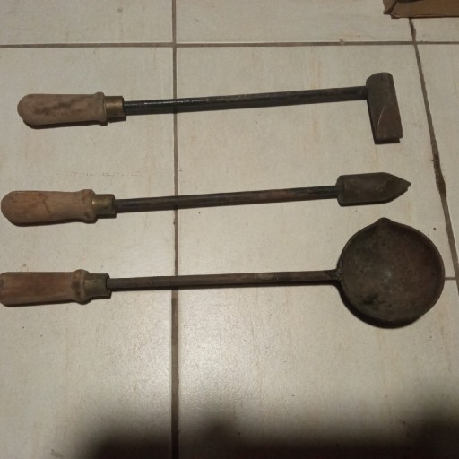 Zdjęcie oferty: Stary tygiel do ołowiu i narzędzia lutownicze