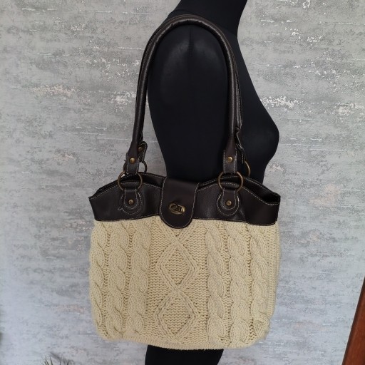 Zdjęcie oferty: Torebka sweterkowa średnia