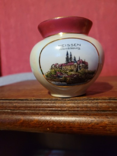 Zdjęcie oferty: Mały wazonik Meissen Albrechtsburg sygnowany