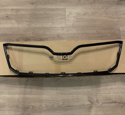 Zdjęcie oferty: Skoda Superb 3 III przed lift Ramka Grill atrapa Czarna