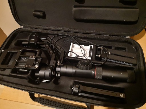 Zdjęcie oferty: Gimbal Zhiyun Crane 2 - ZESTAW