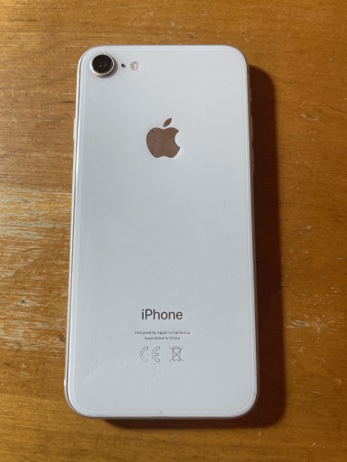 Zdjęcie oferty: iPhone 8 uszkodzony 