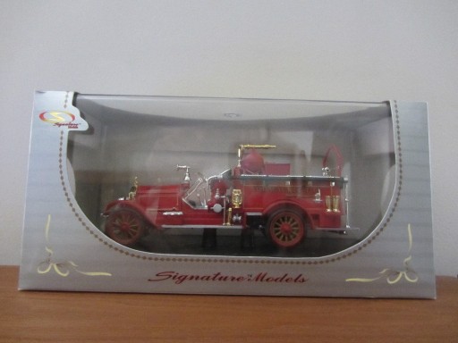 Zdjęcie oferty: SIGNATURE MODELS 1921 American LaFrance (1/32)