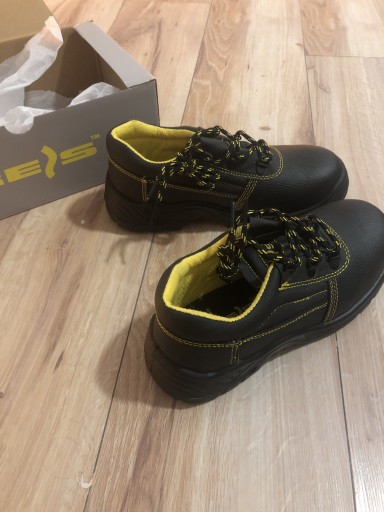 Zdjęcie oferty: Buty robocze (39 rozmiar)