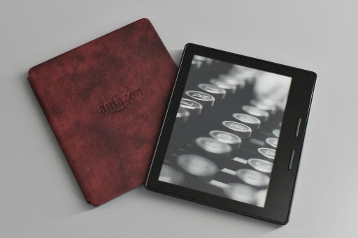 Zdjęcie oferty: Czytnik Kindle Oasis 4GB (8th Generation) + etui