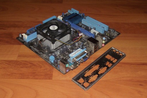 Zdjęcie oferty: Asus M4N68T-M LE V2 + Athlon II X2 250 + cooler