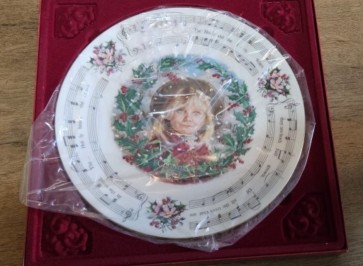 Zdjęcie oferty: ROYAL DOULTON Talerz pudełko Boże Narodzenie 1987