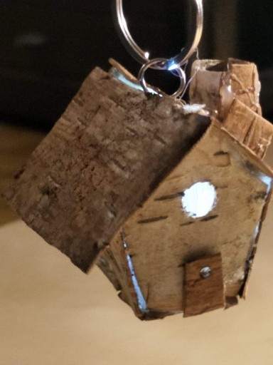 Zdjęcie oferty: Mały drewniany dom czarownic, ze światełkiem