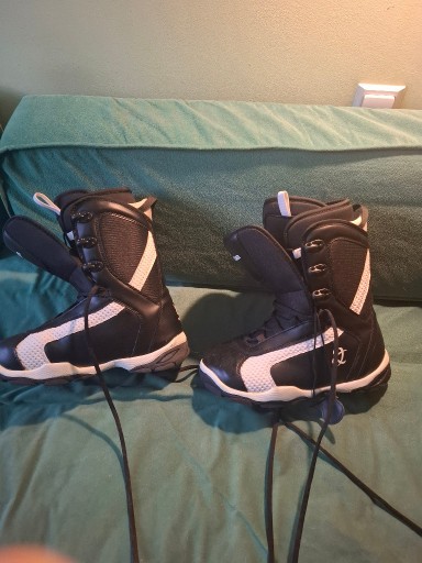 Zdjęcie oferty: Buty snowboardowe BAXLER rozmiar 42,5