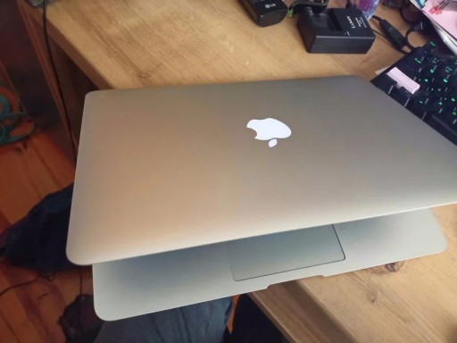 Zdjęcie oferty: MacBook Air A1466 13,3" 2017 i5/8gb/128gb Apple