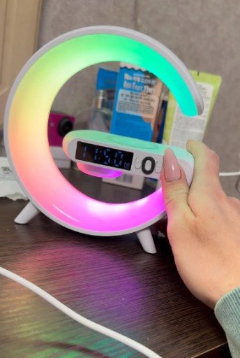 Zdjęcie oferty: LAMPKA NOCNA RGB BUDZIK GŁOŚNIK ŁADOWARKA MINI