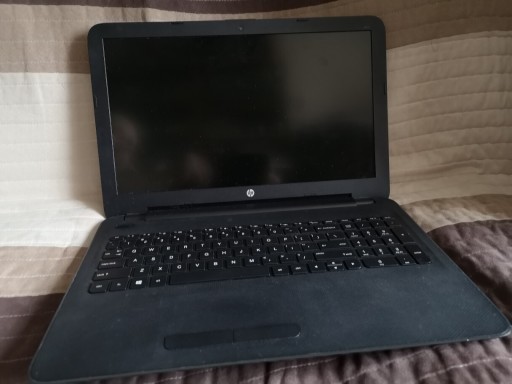 Zdjęcie oferty: Laptop HP 250 G4 - uszkodzony 