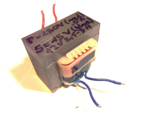 Zdjęcie oferty: Transformator sieciowy 220V na wyjściu 12 V / 2,5 A 