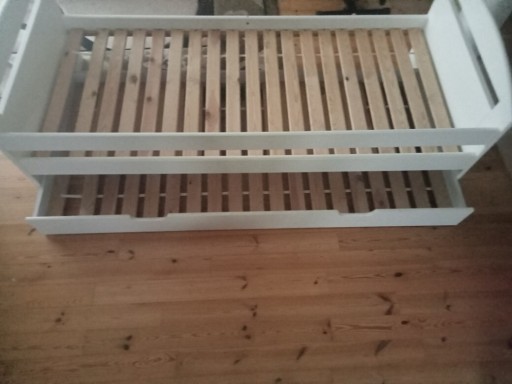 Zdjęcie oferty: Łóżko używane z szufladą.