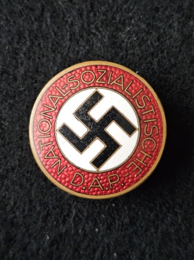 Zdjęcie oferty: Niemcy, III Rzesza,NSDAP pin sygnowany RZM M1/152