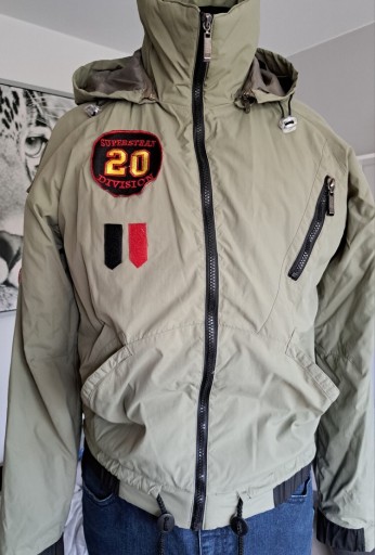 Zdjęcie oferty: Kurtka khaki z emblematami 20 dywizjon 