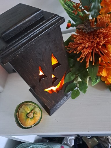 Zdjęcie oferty: Lampion dekoracyjny Halloween latarnia drewniana