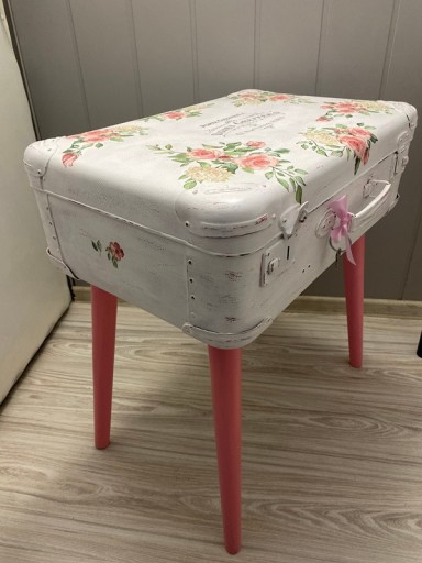 Zdjęcie oferty: Stolik walizka rękodzieło shabby chic