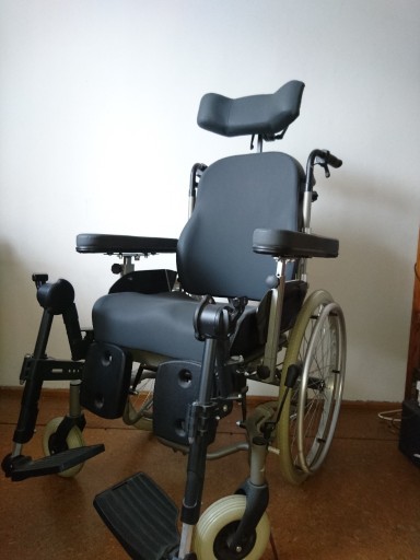 Zdjęcie oferty: Nieużywany , wózek inwalidzki Vemeiren INOVYS 2 