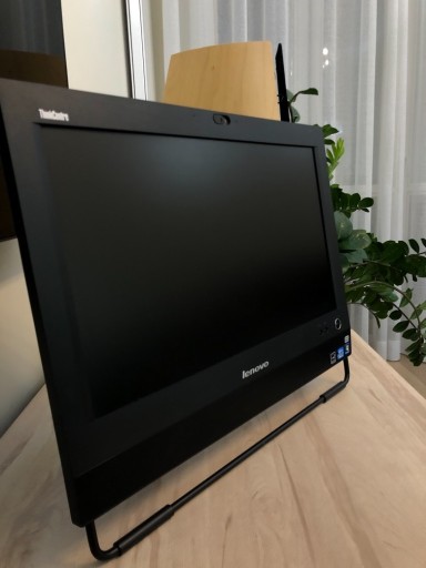 Zdjęcie oferty: Komputer stacjonarny Lenovo ThinkCentre