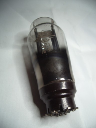 Zdjęcie oferty: Lampa AZ1 używana od starego radia