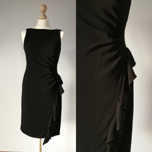 Zdjęcie oferty: Sukienka mała czarna z falbanką