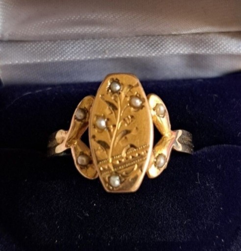 Zdjęcie oferty: Złoty pierścionek z perłami XIX w. Certyfikat