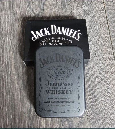 Zdjęcie oferty: Jack Daniel's Daniels karty do gry. Eleganckie metalowe etui. NOWE 