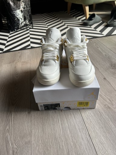 Zdjęcie oferty: Buty Jordan 4 retro metallic gold