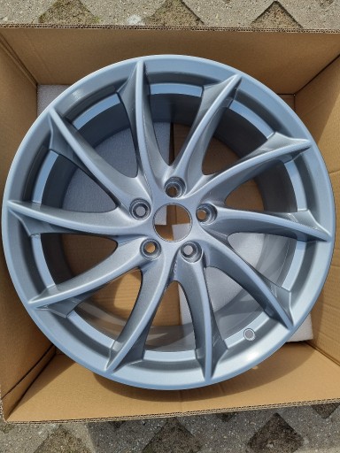 Zdjęcie oferty: FELGA ALFA ROMEO GIULIA 9X18" NOWA 156107472