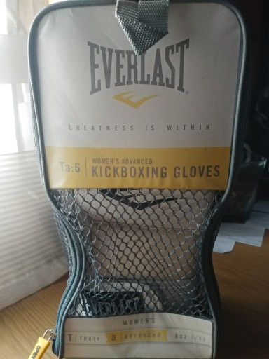 Zdjęcie oferty: Damskie rękawice do kickboxingu -EVERLAST