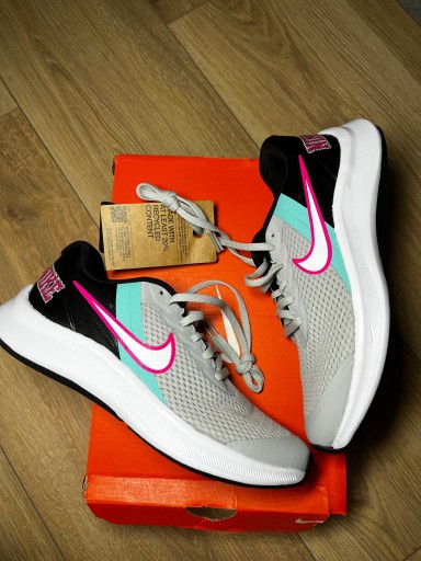 Zdjęcie oferty: Nike Star Runner 3 SE(GS)