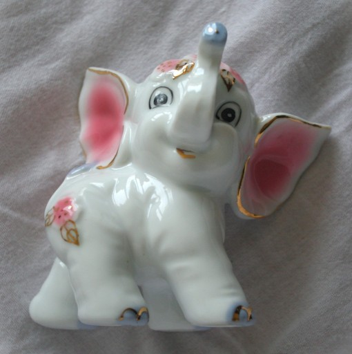 Zdjęcie oferty: porcelanowa figurka - słoń