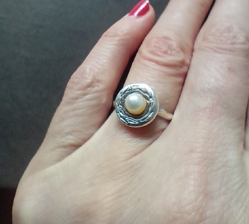 Zdjęcie oferty: Srebrny pierścionek z perłą 13