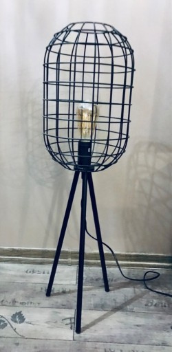 Zdjęcie oferty: Metalowa Lampa podłogowa Trójnóg Loft czarna