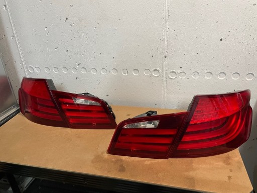 Zdjęcie oferty: Lampy tył komplet BMW F10 Przedlift Komplet