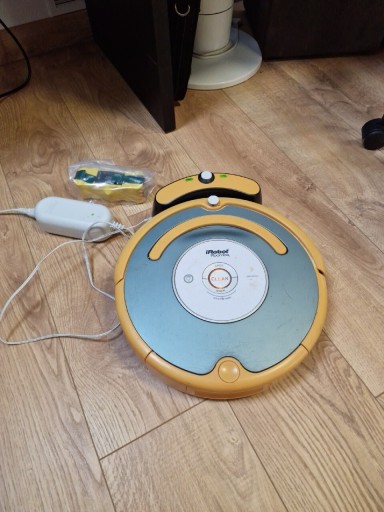 Zdjęcie oferty: ODKURZACZ iROBOT ROOMBA MODEL 530 + nowa bateria 