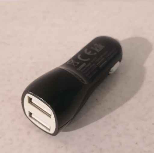 Zdjęcie oferty: Ładowarka samochodowa 2 x USB 