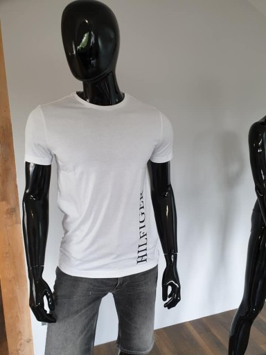 Zdjęcie oferty: T-shirt Tommy Hilfiger rozm. M