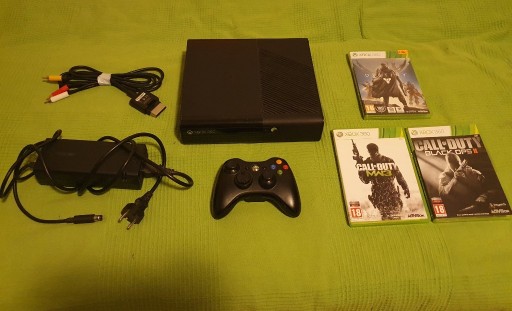 Zdjęcie oferty: Xbox 360 Slim E 240GB