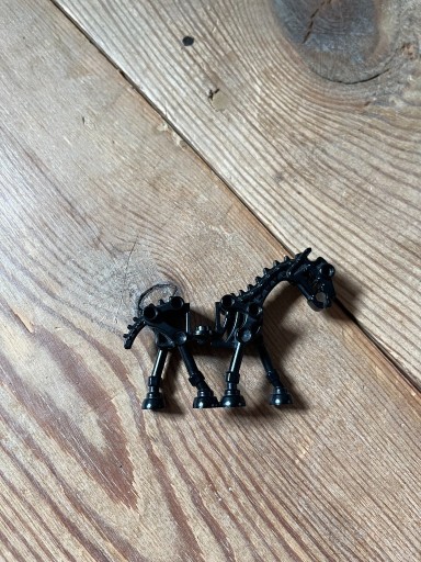 Zdjęcie oferty: Lego czarny koń szkielet zwierzę Castle 59228