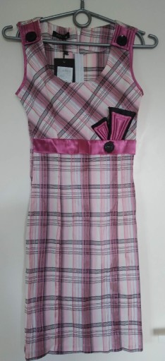 Zdjęcie oferty: Różowa dopasowana sukienka rozmiar S