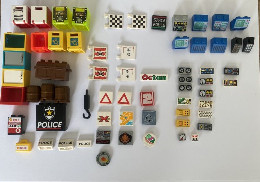Zdjęcie oferty: Mix klocków Lego flagi komputery szafka skrzynia