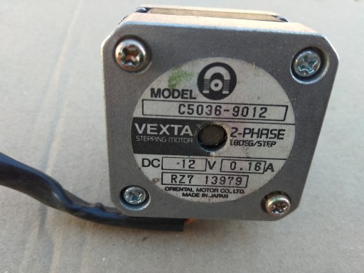 Zdjęcie oferty: Silnik krokowy 12V VEXTA model C5036-9012 