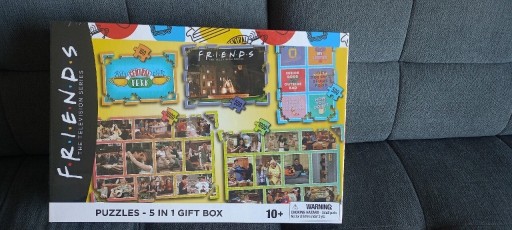 Zdjęcie oferty: Zestaw puzzli 5 w 1 z serialu Przyjaciele