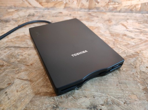 Zdjęcie oferty: RETRO STACJA DYSKIETEK TOSHIBA PA3109U-1FDD 