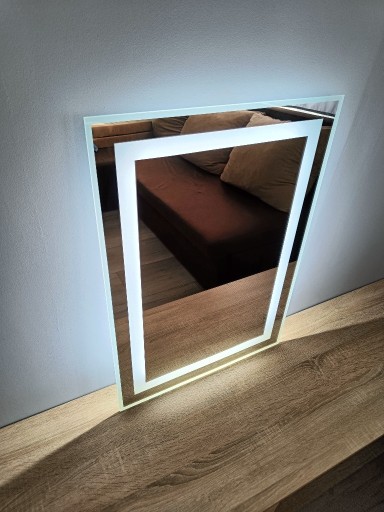 Zdjęcie oferty: Lustro led 50x70 W2+0,5W1